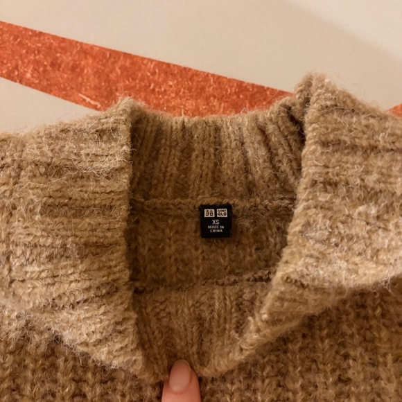 Uniqlo sweater, size XS - Picture 2 of 3